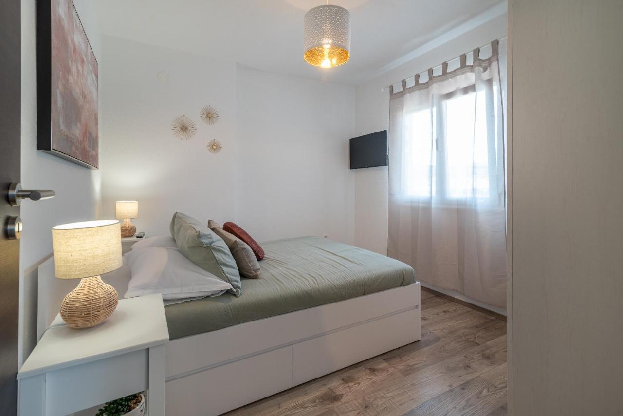 Beach Apartman Marela Slatine Exterior foto